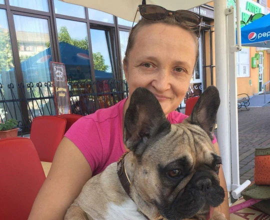femme conduit quatre jours avec 20 chiens entassés voiture fuir l'Ukraine